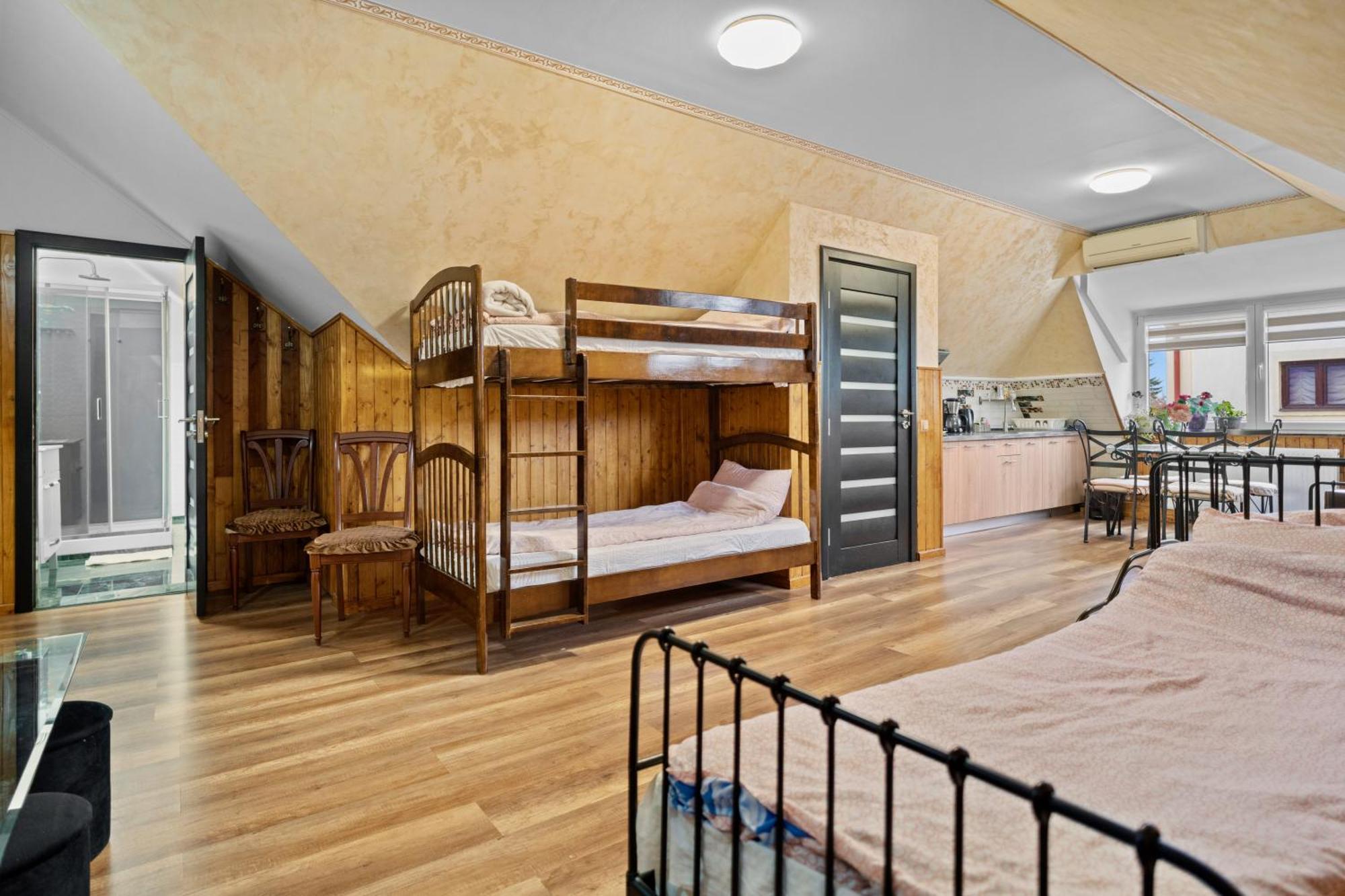 Luxurious With Lush Garden And Huge Terrace Near Herastrau Park Apartment Bucharest
