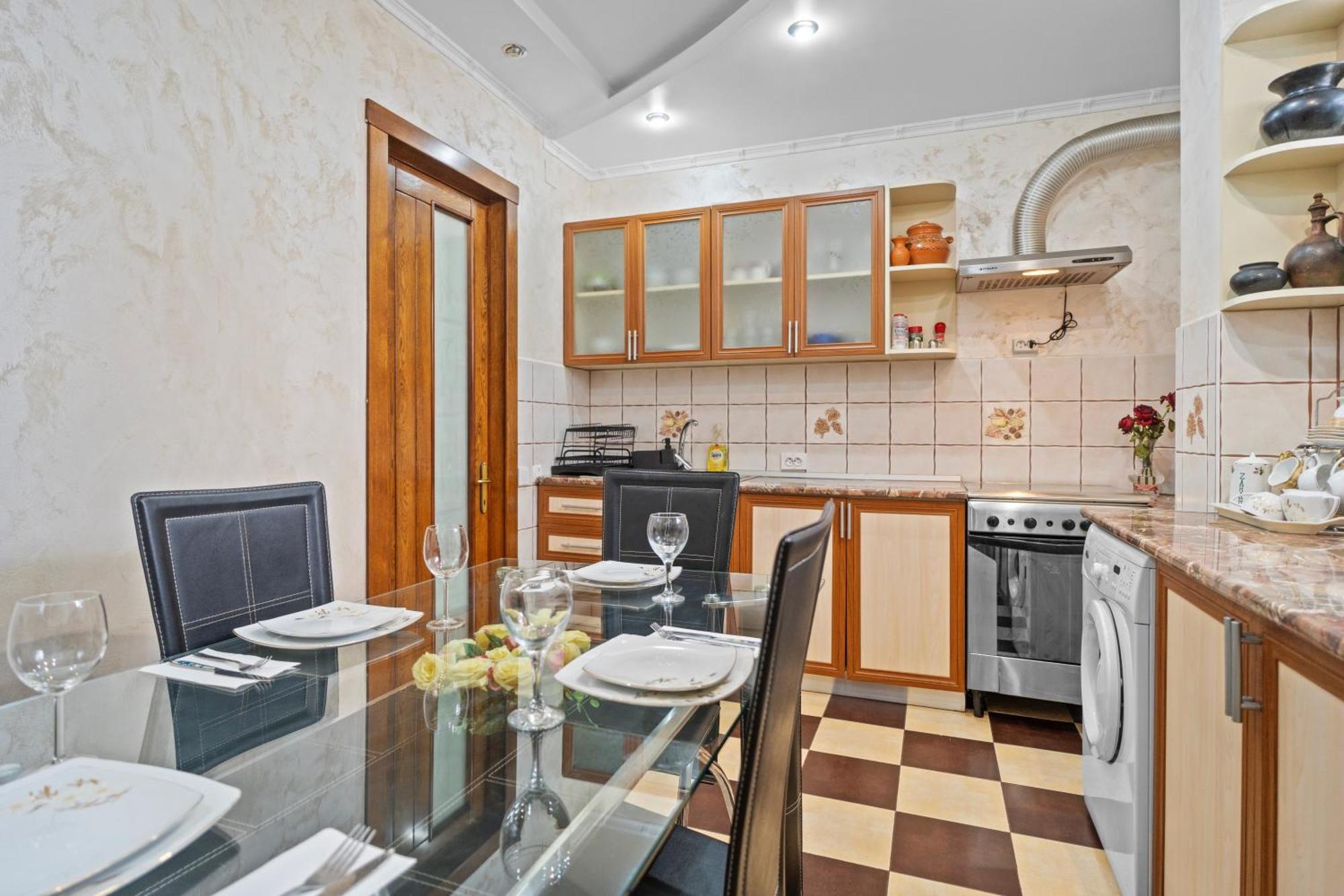 Apartment Luxurious With Lush Garden And Huge Terrace Near Herastrau Park Bucharest