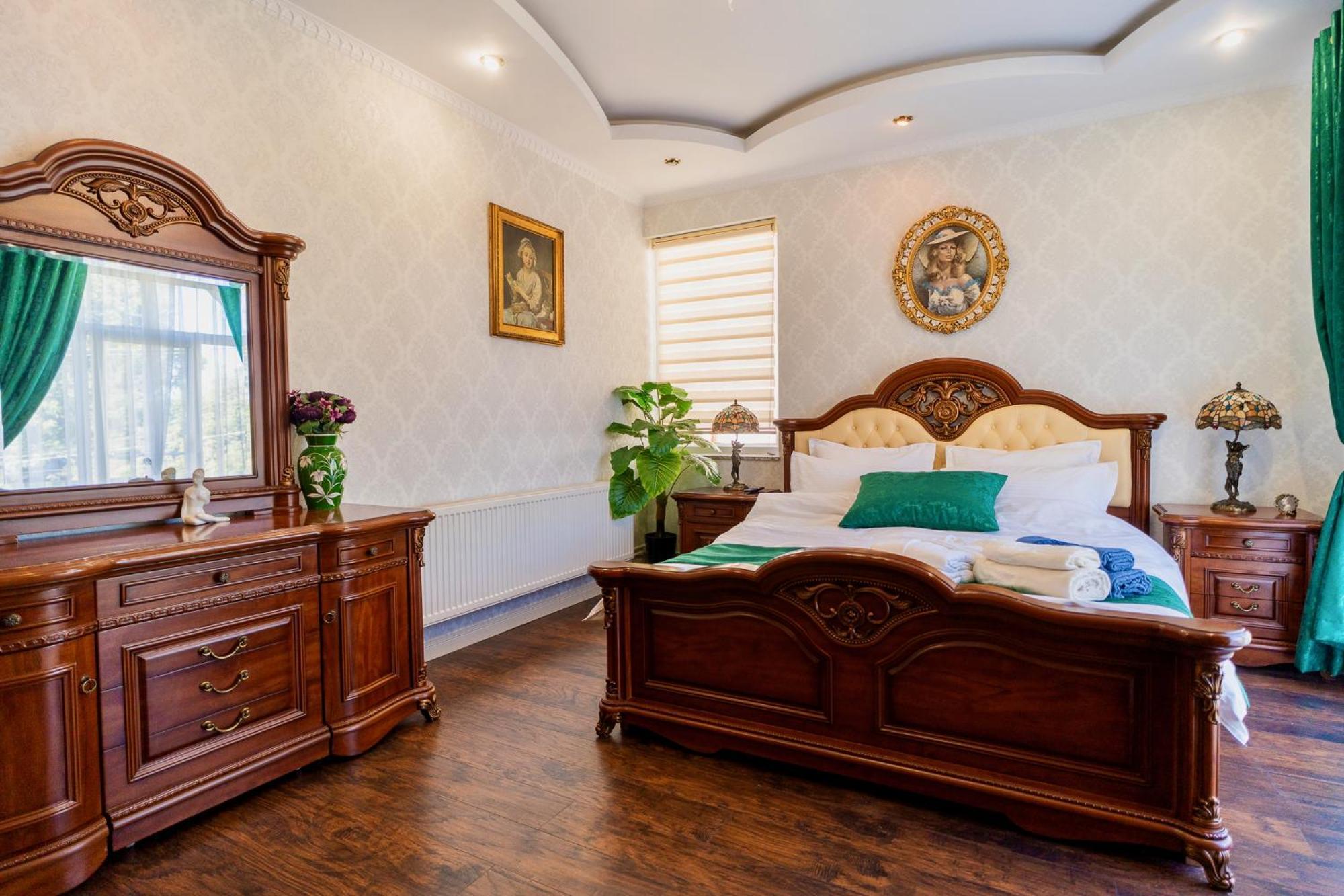 Luxurious With Lush Garden And Huge Terrace Near Herastrau Park * Bucharest