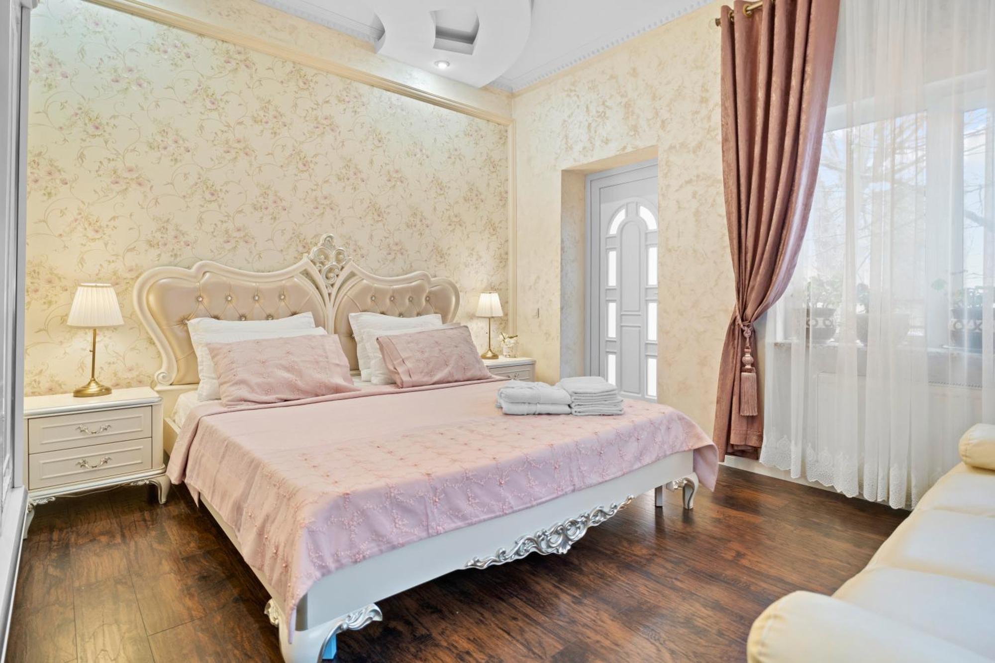 Luxurious With Lush Garden And Huge Terrace Near Herastrau Park Apartment *