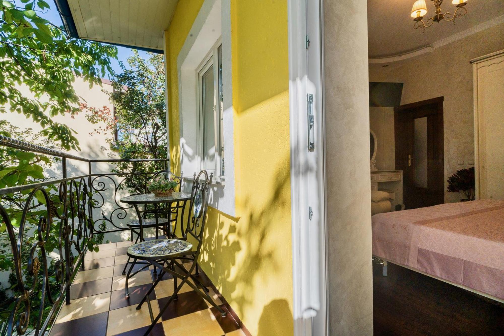 Luxurious With Lush Garden And Huge Terrace Near Herastrau Park * Bucharest